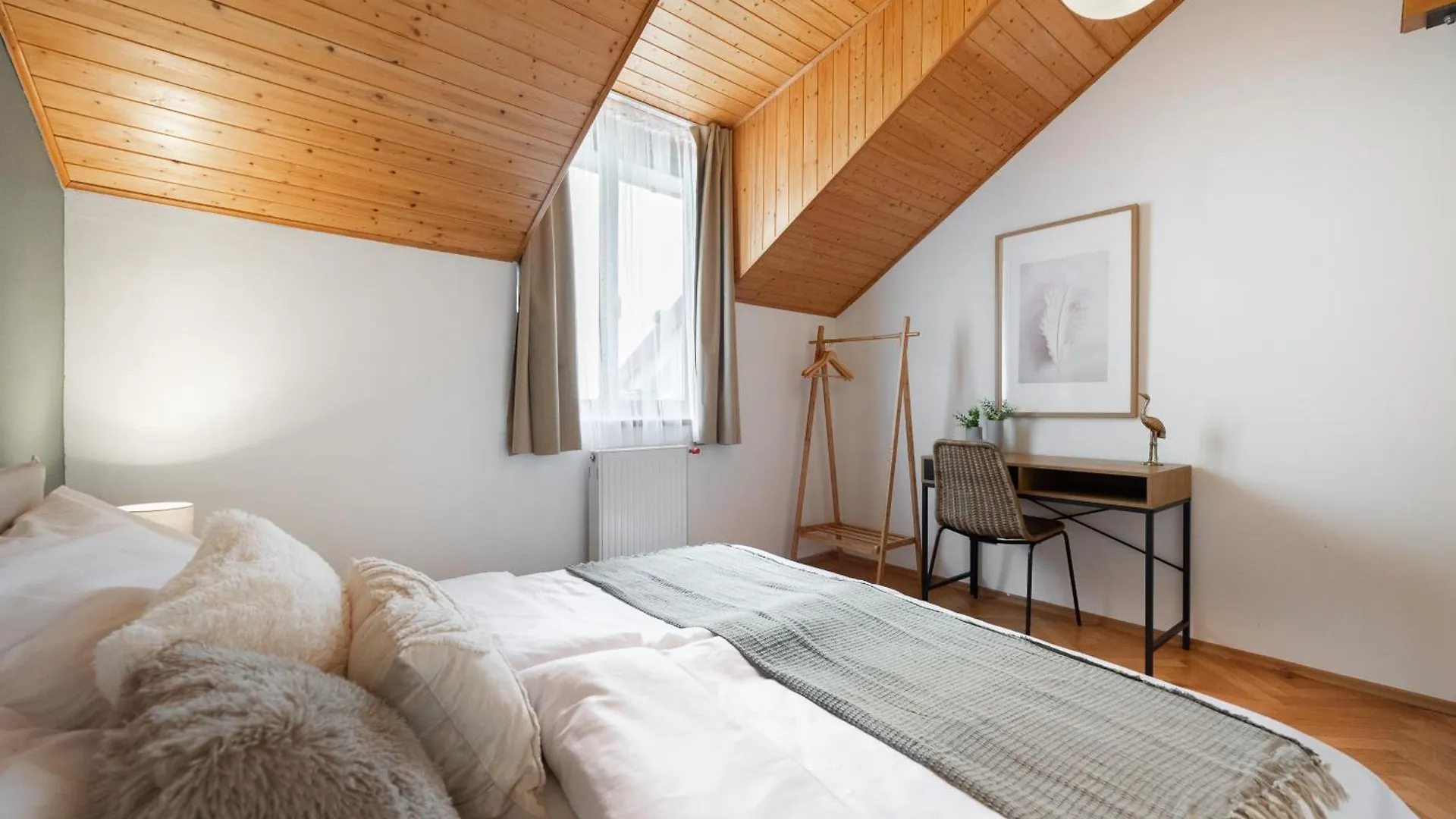 Delux Romantic Stay Прага 0*,